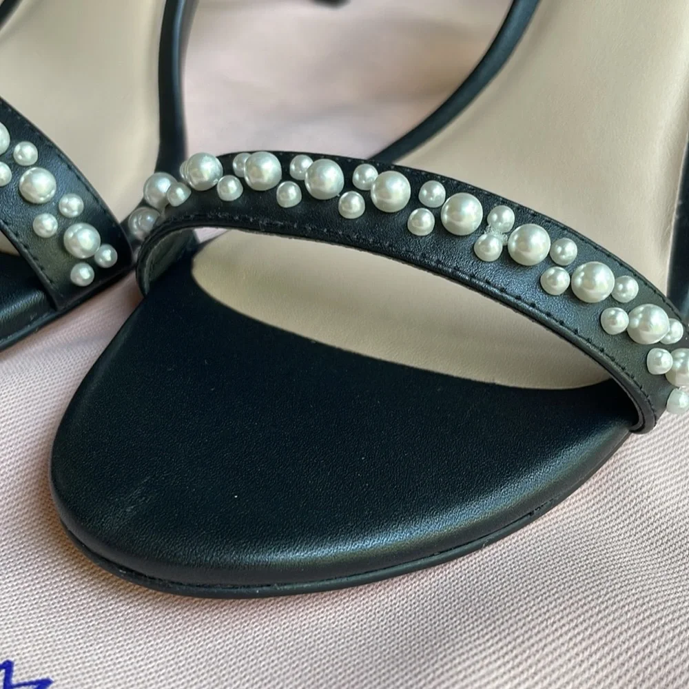 Stuart Weitzman dancer Sandals - black with Pearl Accents - size 8